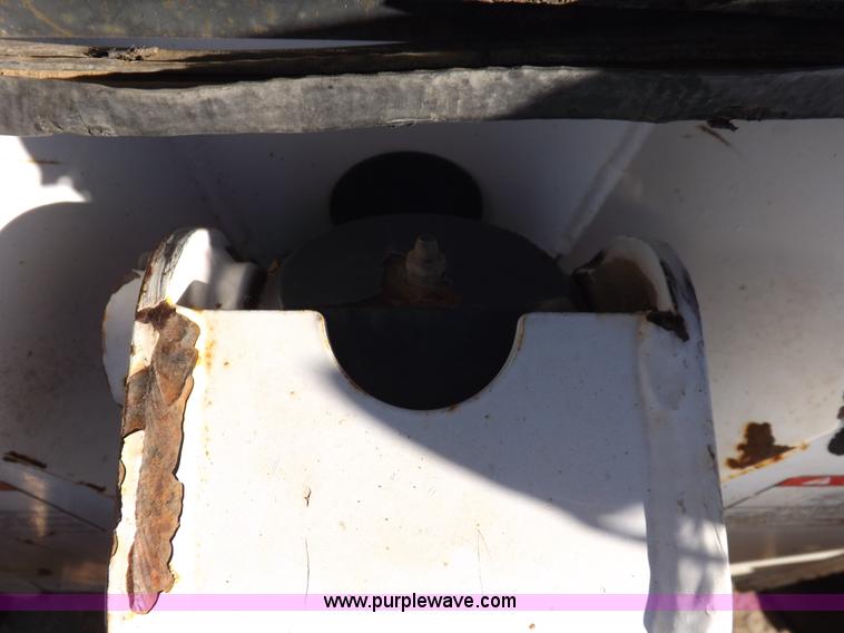 image for item I8470 2002 Bobcat 753 skid steer