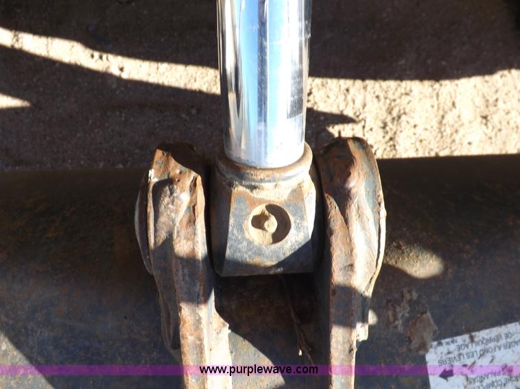 image for item I8470 2002 Bobcat 753 skid steer