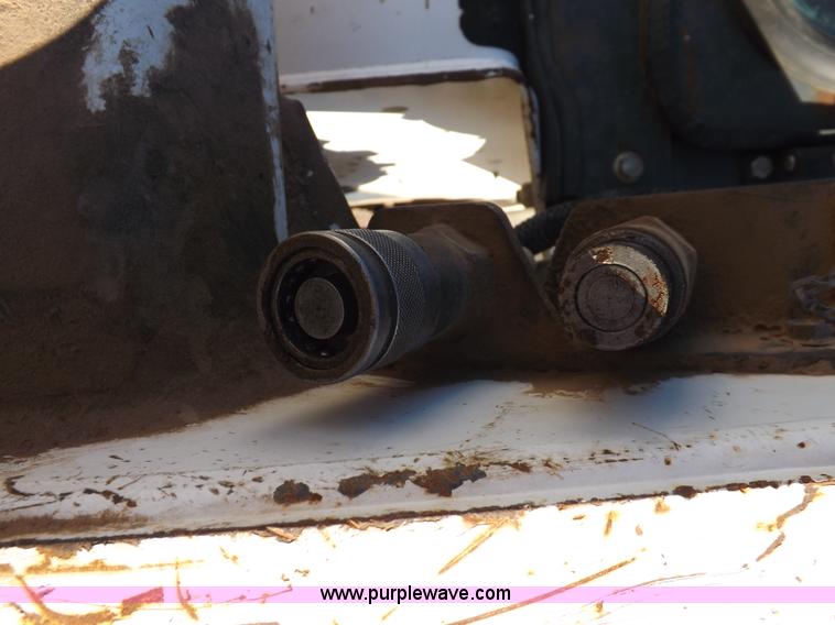 image for item I8470 2002 Bobcat 753 skid steer
