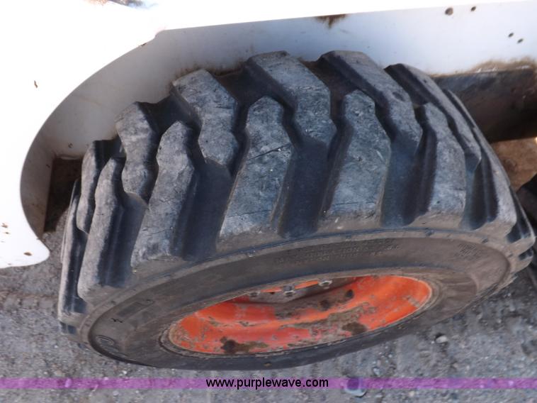 image for item I8470 2002 Bobcat 753 skid steer