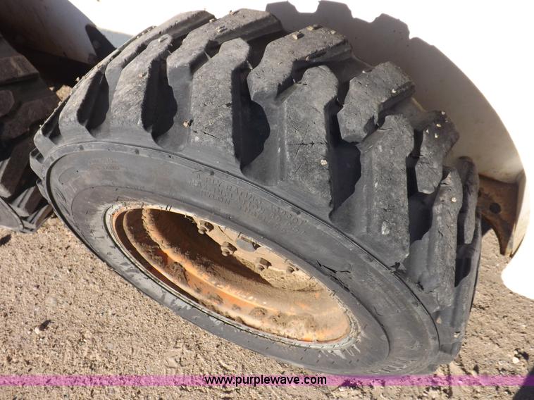 image for item I8470 2002 Bobcat 753 skid steer