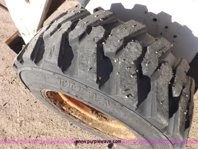 image for item I8470 2002 Bobcat 753 skid steer