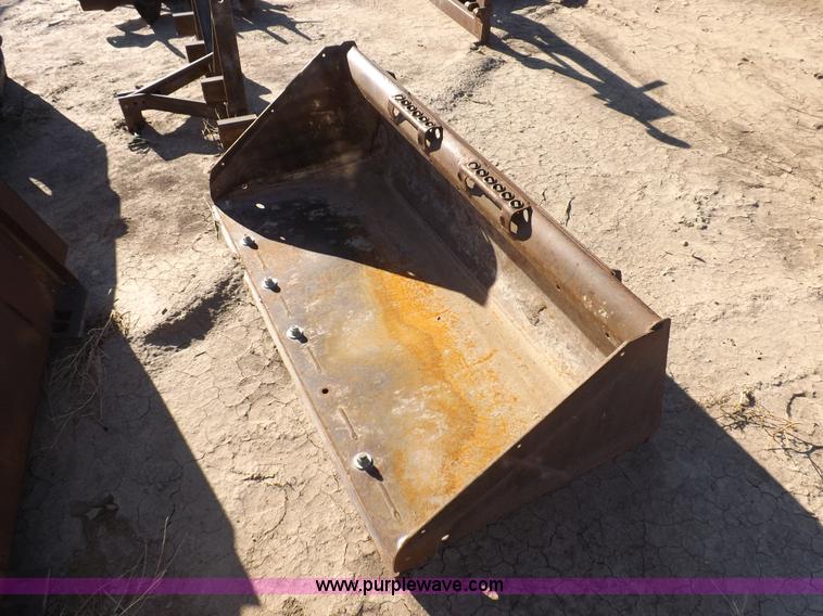 image for item I8470 2002 Bobcat 753 skid steer