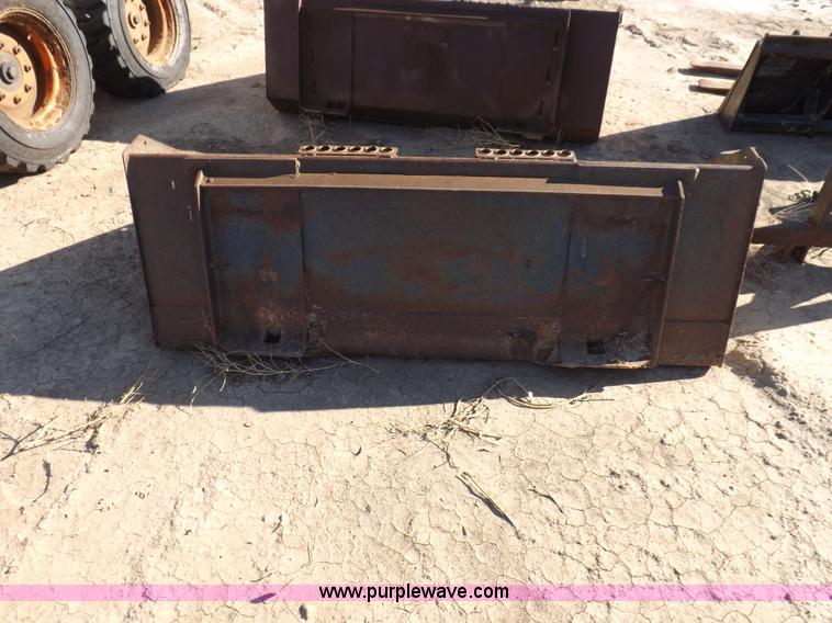 image for item I8470 2002 Bobcat 753 skid steer