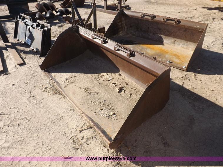 image for item I8470 2002 Bobcat 753 skid steer