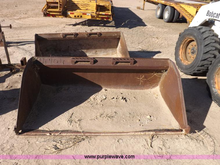 image for item I8470 2002 Bobcat 753 skid steer