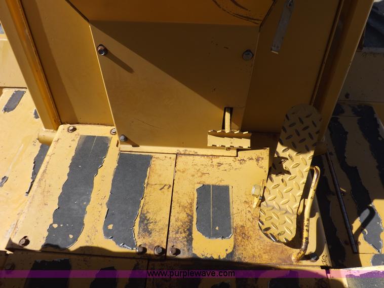 image for item I8483 1997 Vermeer V8550 trencher