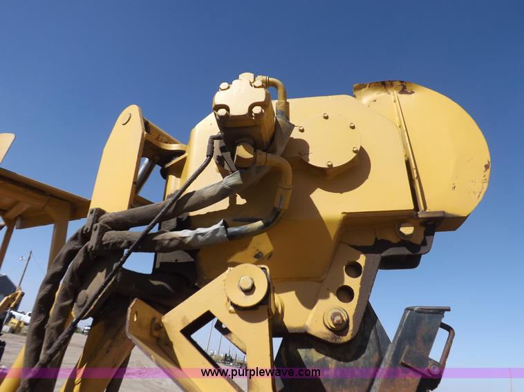 image for item I8483 1997 Vermeer V8550 trencher