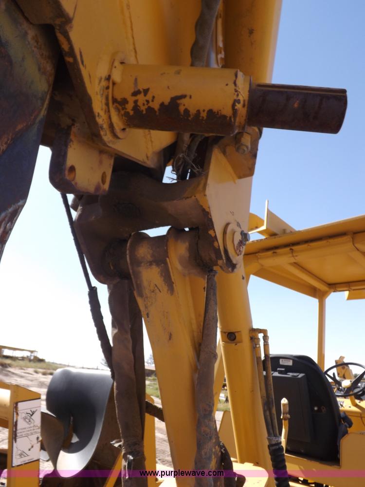 image for item I8483 1997 Vermeer V8550 trencher