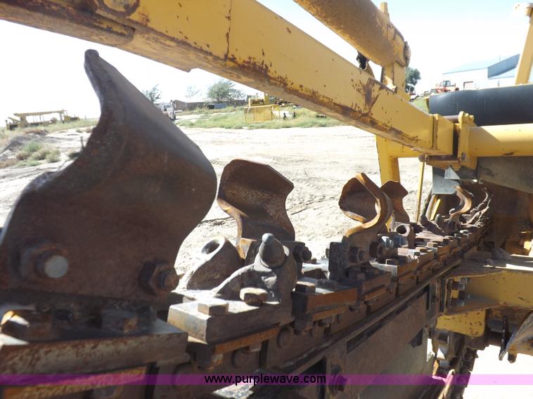 image for item I8483 1997 Vermeer V8550 trencher