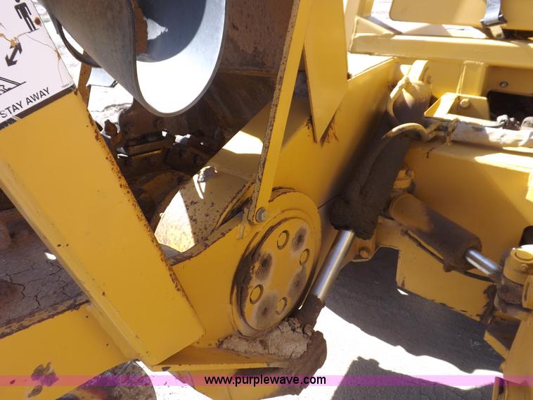 image for item I8483 1997 Vermeer V8550 trencher