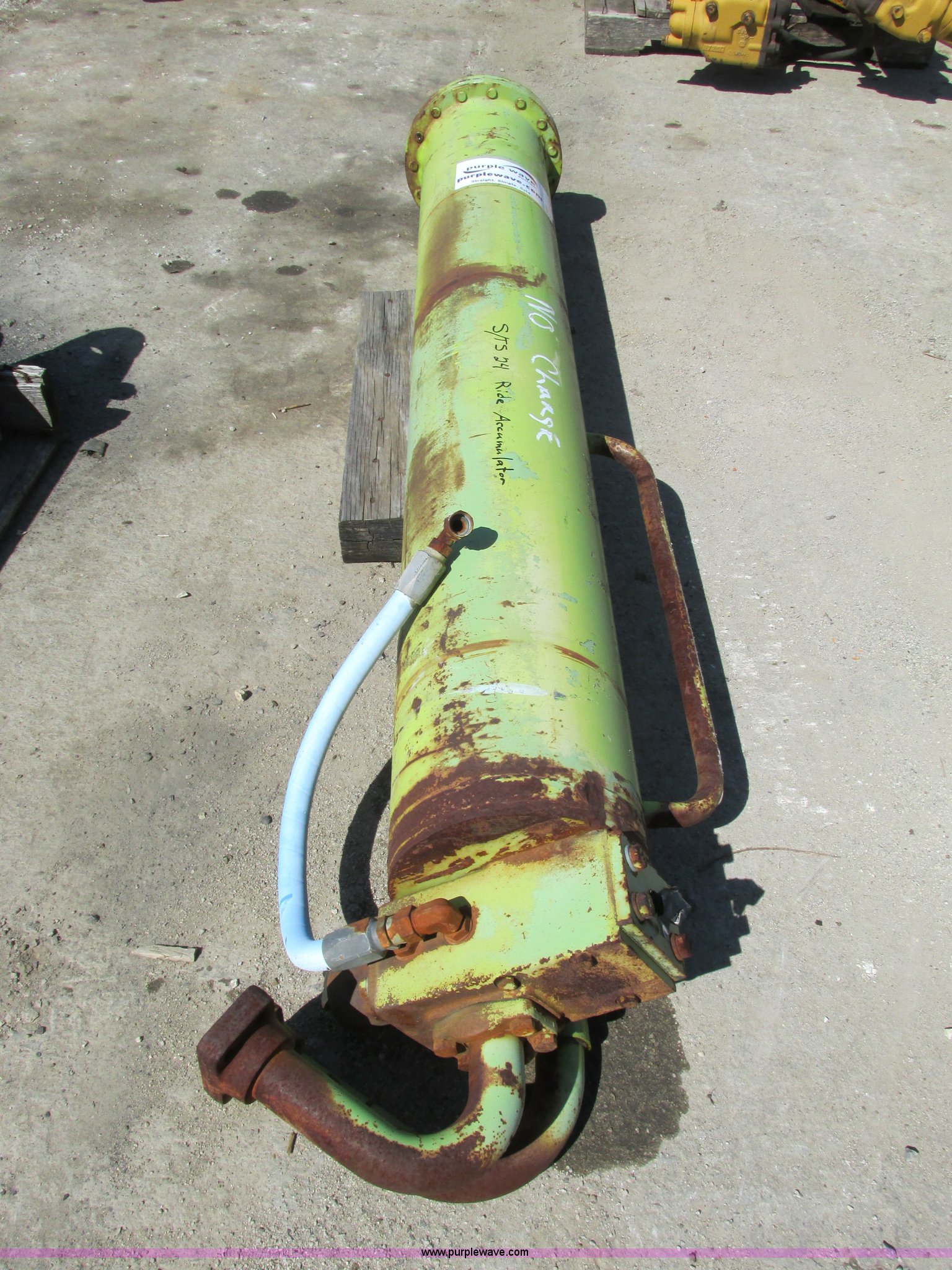 Used ride accumulator from Terrex S/TS24 scraper in Liberty, MO | Item ...