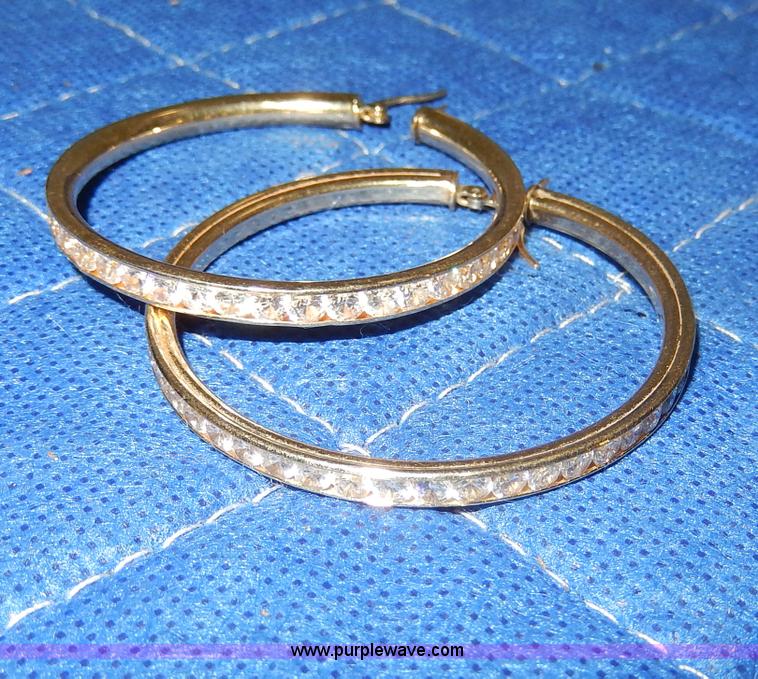 image for item AT9324 Assorted jewelry