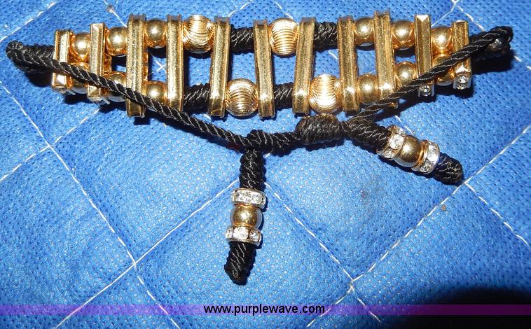 image for item AT9324 Assorted jewelry