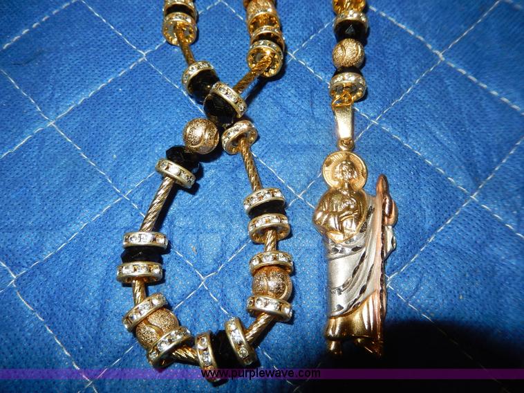 image for item AT9324 Assorted jewelry