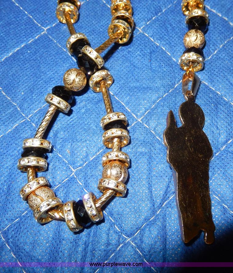 image for item AT9324 Assorted jewelry