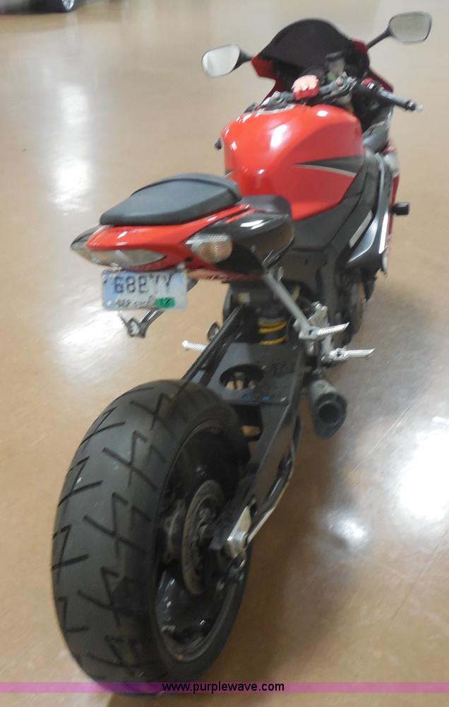 image for item AT9377 2006 Suzuki GSX-R1000 motorcycle