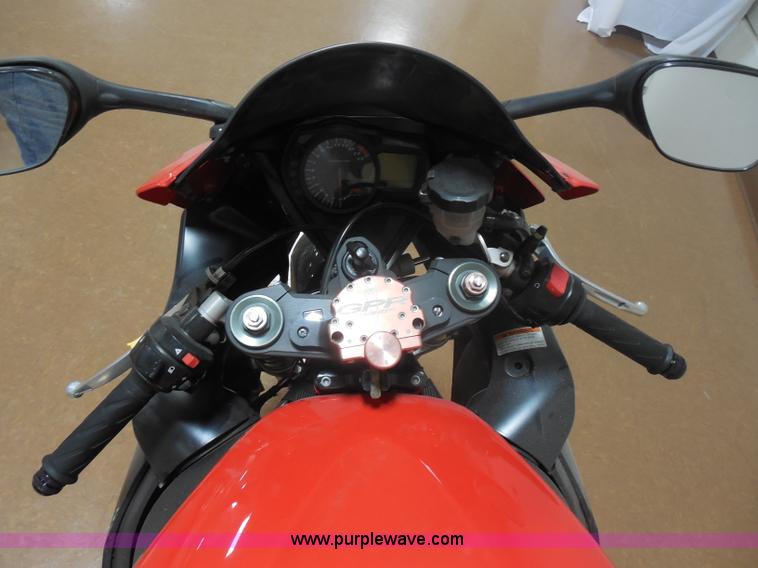 image for item AT9377 2006 Suzuki GSX-R1000 motorcycle