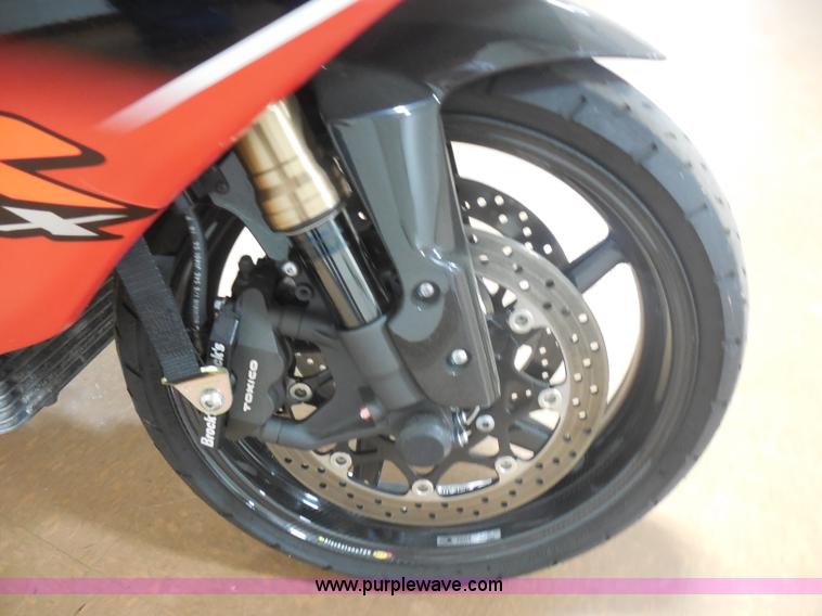 image for item AT9377 2006 Suzuki GSX-R1000 motorcycle