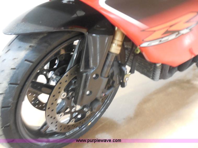 image for item AT9377 2006 Suzuki GSX-R1000 motorcycle