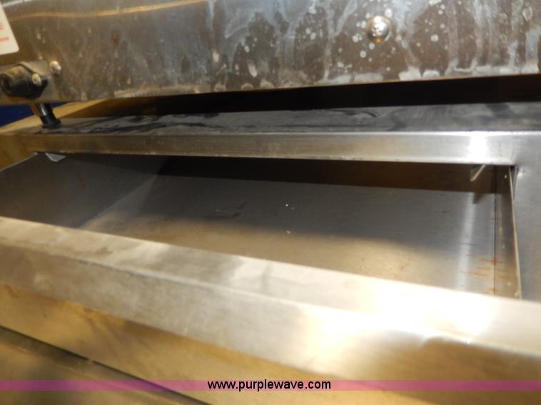 image for item AT9411 Assorted restaurant equipment