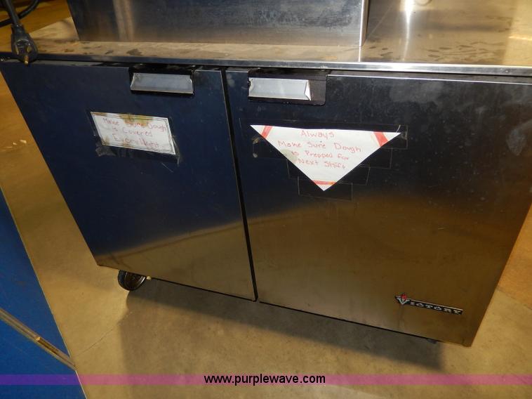 image for item AT9411 Assorted restaurant equipment