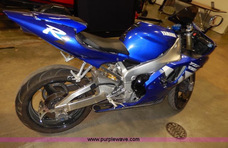 image for item AT9412 2000 Yamaha YZF-R1 motorcycle
