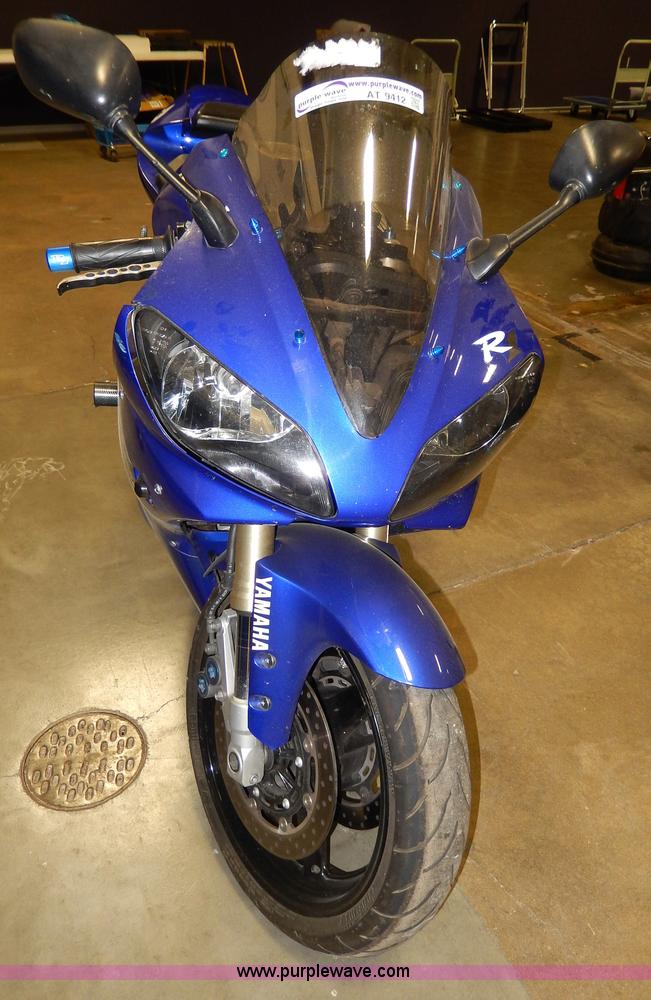 image for item AT9412 2000 Yamaha YZF-R1 motorcycle