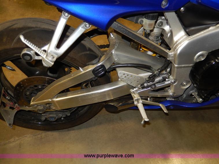 image for item AT9412 2000 Yamaha YZF-R1 motorcycle