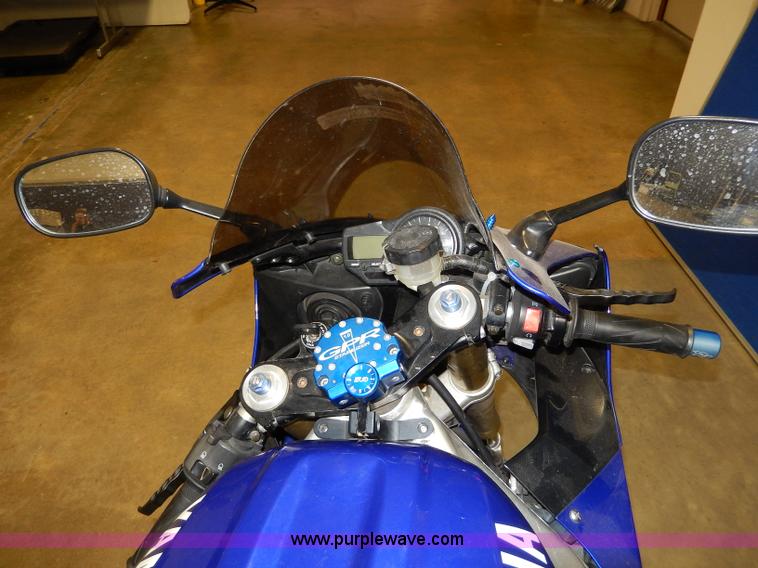 image for item AT9412 2000 Yamaha YZF-R1 motorcycle