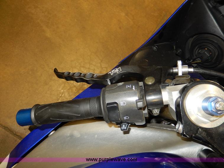 image for item AT9412 2000 Yamaha YZF-R1 motorcycle