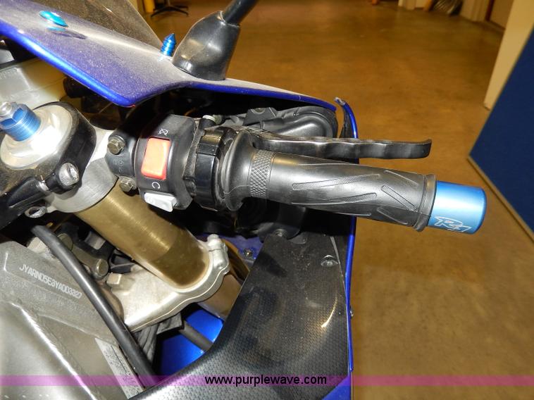 image for item AT9412 2000 Yamaha YZF-R1 motorcycle