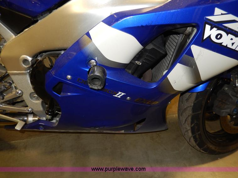 image for item AT9412 2000 Yamaha YZF-R1 motorcycle