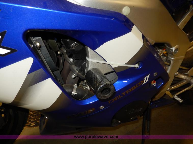 image for item AT9412 2000 Yamaha YZF-R1 motorcycle
