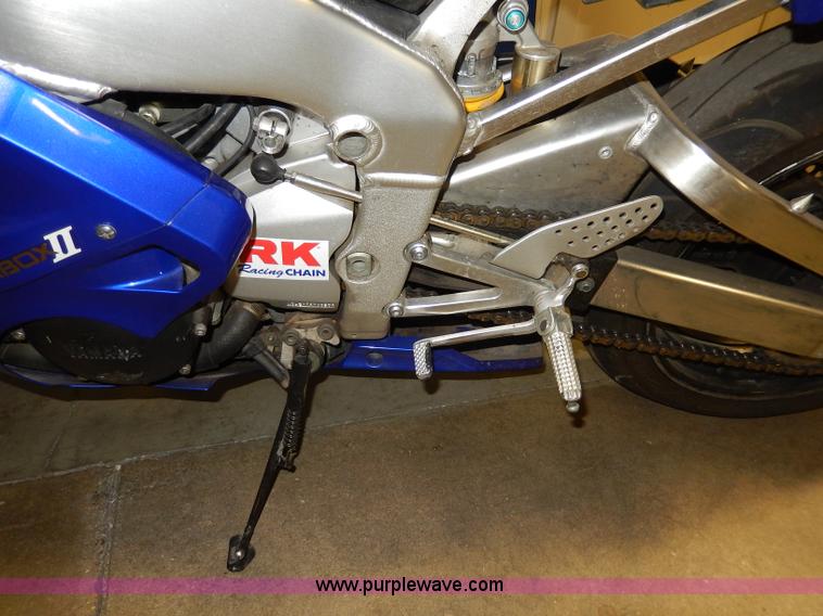image for item AT9412 2000 Yamaha YZF-R1 motorcycle