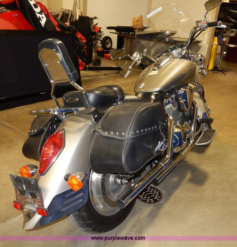 image for item AT9413 2003 Honda VTX1800R motorcycle