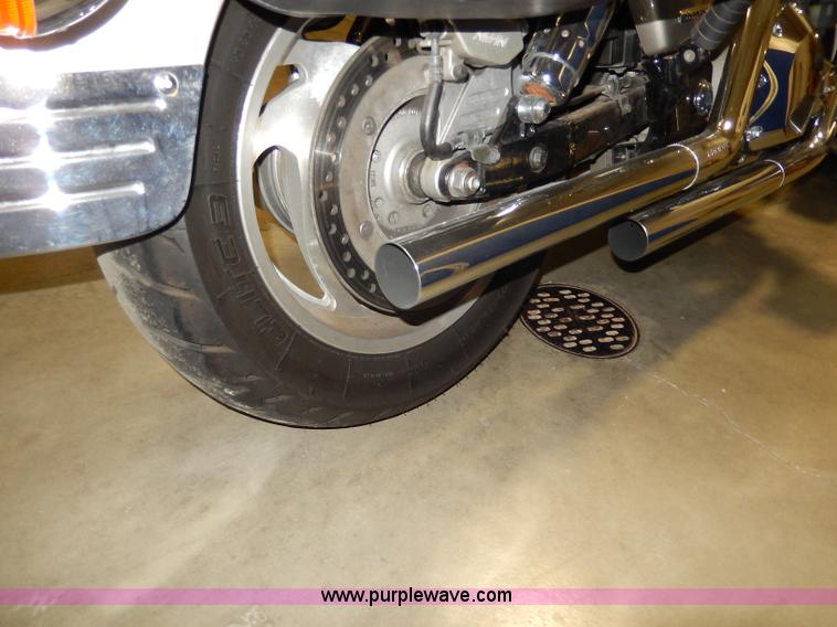 image for item AT9413 2003 Honda VTX1800R motorcycle