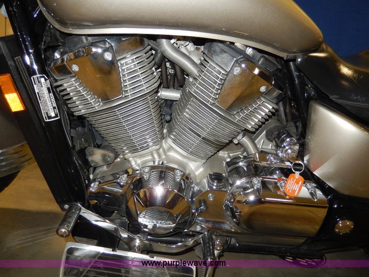 image for item AT9413 2003 Honda VTX1800R motorcycle