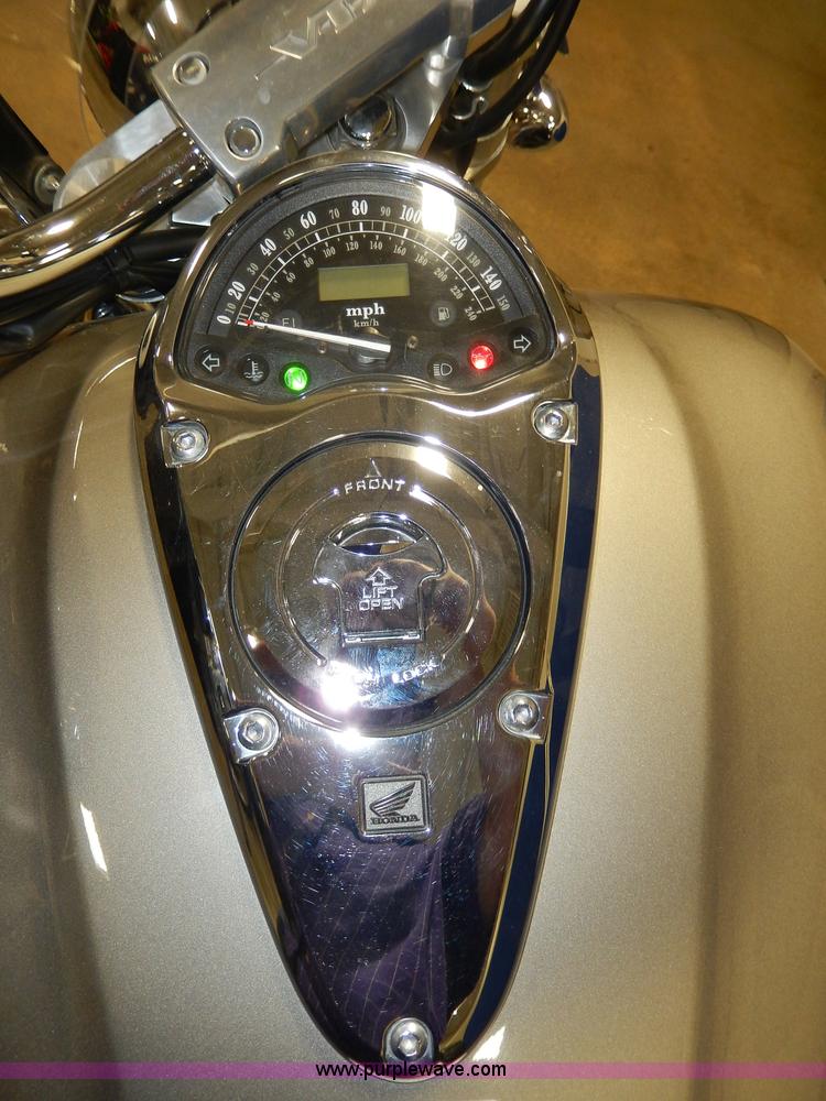 image for item AT9413 2003 Honda VTX1800R motorcycle