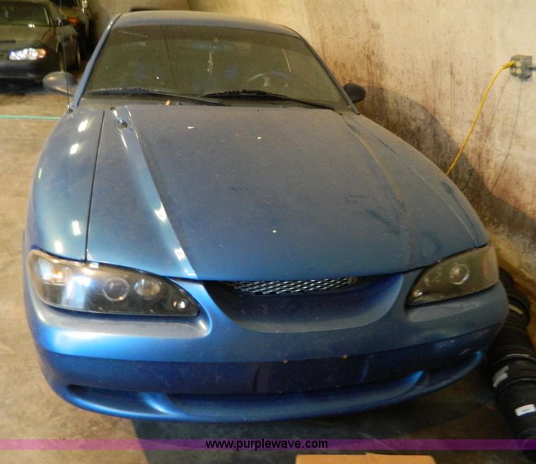 image for item D6039 1995 Ford Mustang GT