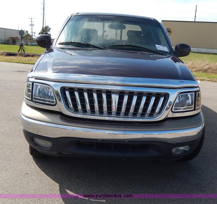 image for item H9588 2001 Ford F150 King Ranch SuperCrew pickup truck