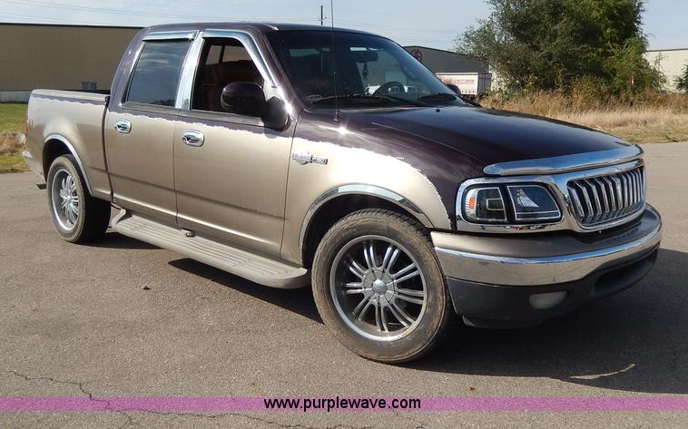 image for item H9588 2001 Ford F150 King Ranch SuperCrew pickup truck