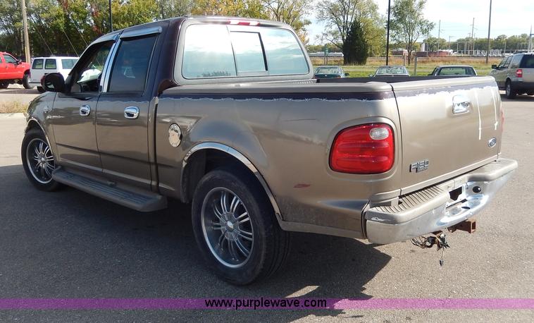image for item H9588 2001 Ford F150 King Ranch SuperCrew pickup truck