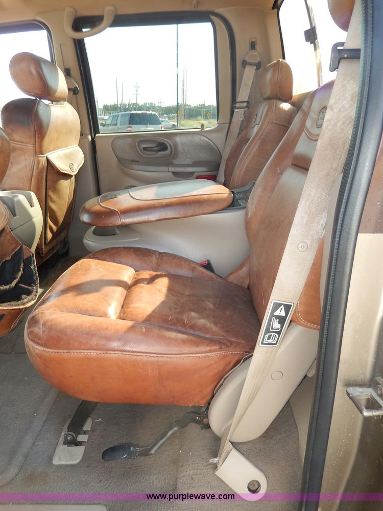 image for item H9588 2001 Ford F150 King Ranch SuperCrew pickup truck