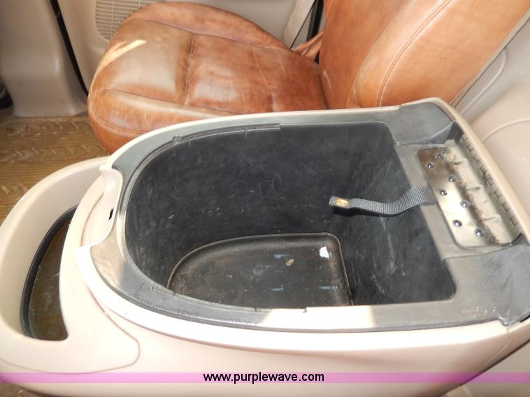 image for item H9588 2001 Ford F150 King Ranch SuperCrew pickup truck