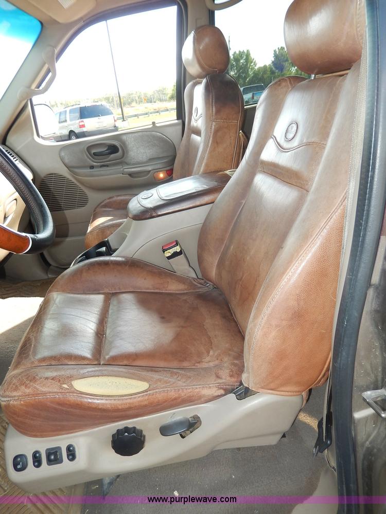 image for item H9588 2001 Ford F150 King Ranch SuperCrew pickup truck