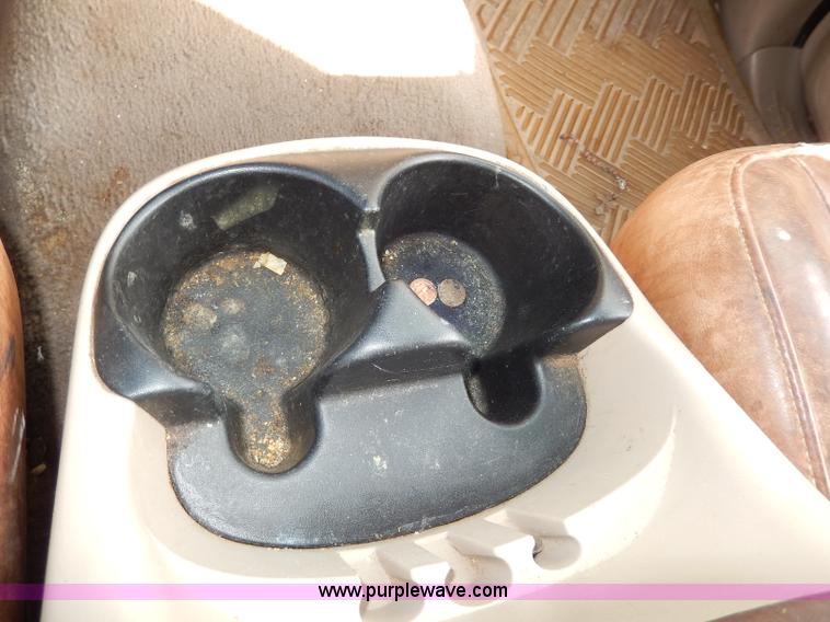 image for item H9588 2001 Ford F150 King Ranch SuperCrew pickup truck