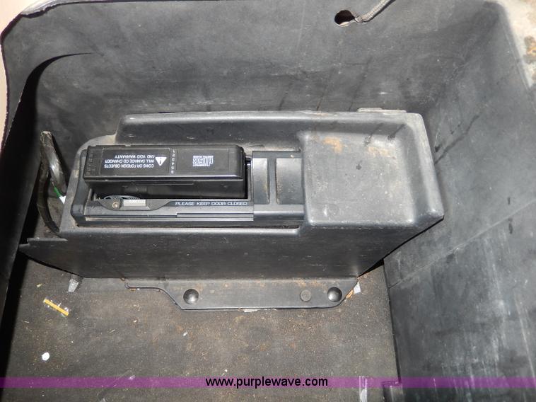 image for item H9588 2001 Ford F150 King Ranch SuperCrew pickup truck