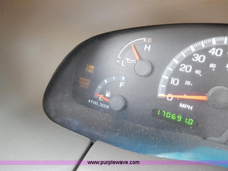 image for item H9588 2001 Ford F150 King Ranch SuperCrew pickup truck