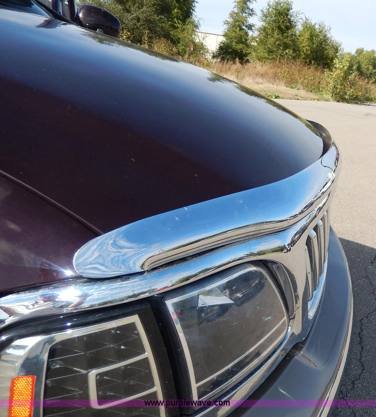 image for item H9588 2001 Ford F150 King Ranch SuperCrew pickup truck